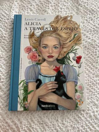 Alicia a través del espejo