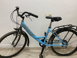 Bicicleta paseo azul