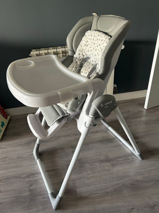 Trona bebé Mila Jané gris