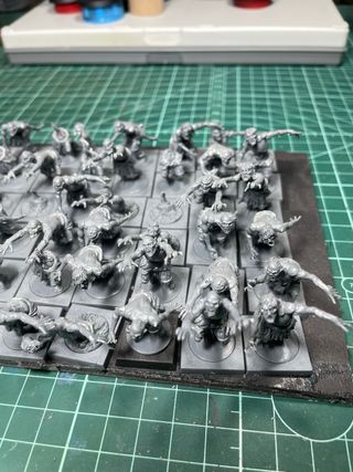 60 miniaturas zombies Condes Vampiro
