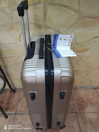 Maleta  beige de 23 kilos, medidas 77x50x30