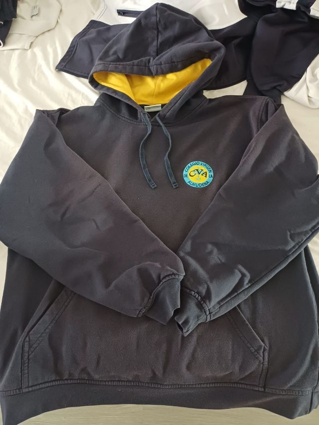 Sudadera Colegio Virgen Almudena talla L y M