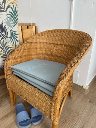 Silla mimbre marrón