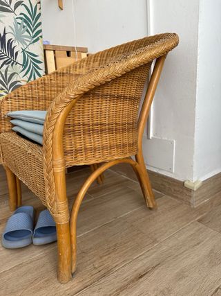 Silla mimbre marrón