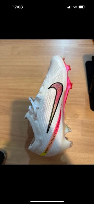 Botas Nike Phantom Vision - Blancas y Rosas
