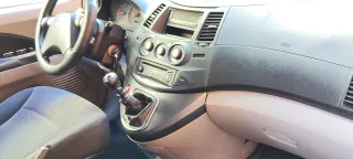 Mitsubishi grandis 2005