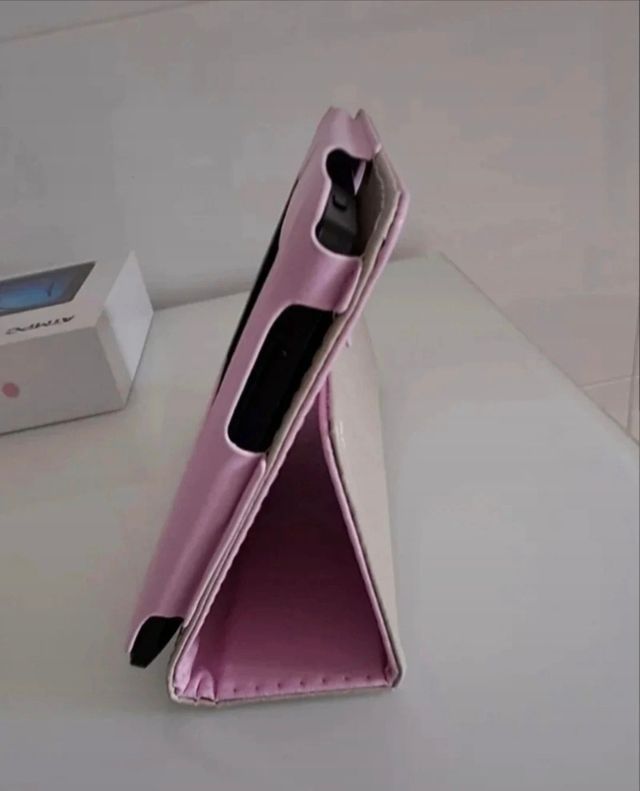 Tablet 7", de 32 GB, con funda color rosa