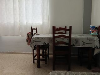Mesa madera + 4 sillas