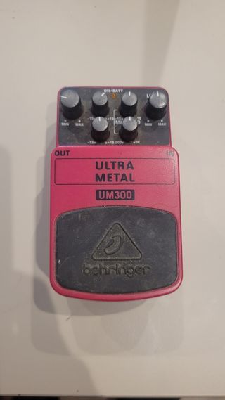 Pedal Behringer UM300 Ultra Metal