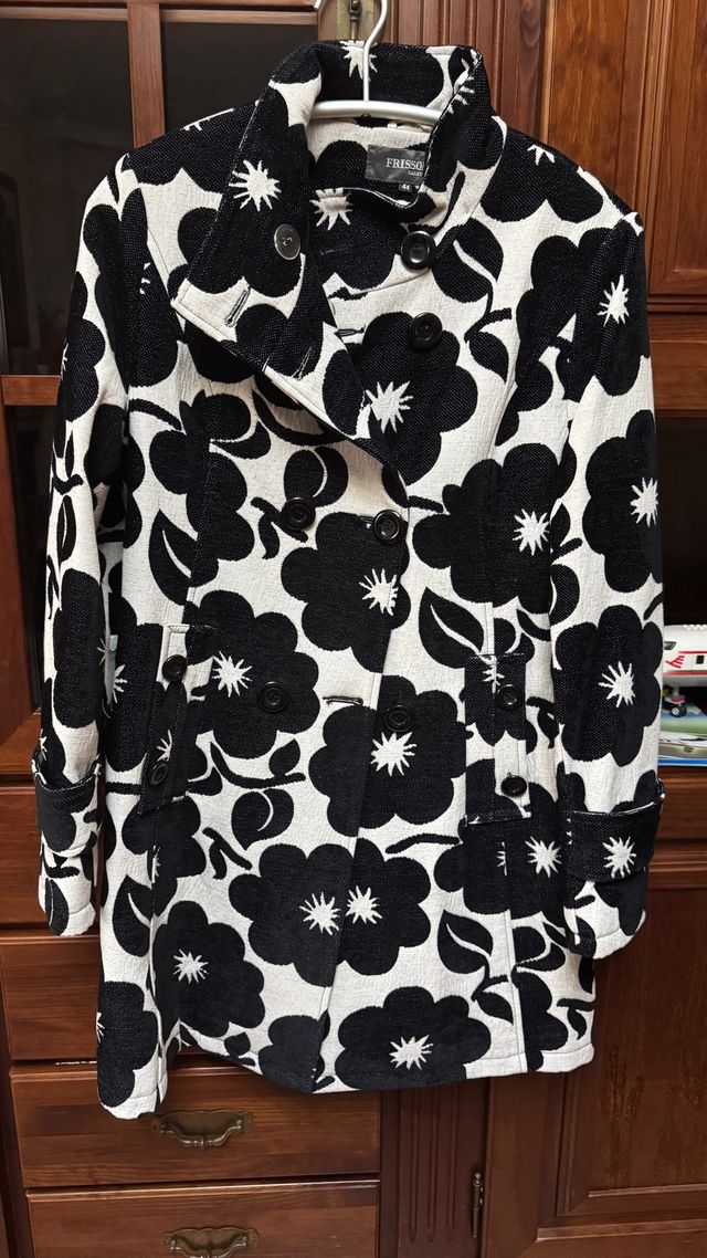 Chaqueta Friesso flores blanco-negro M