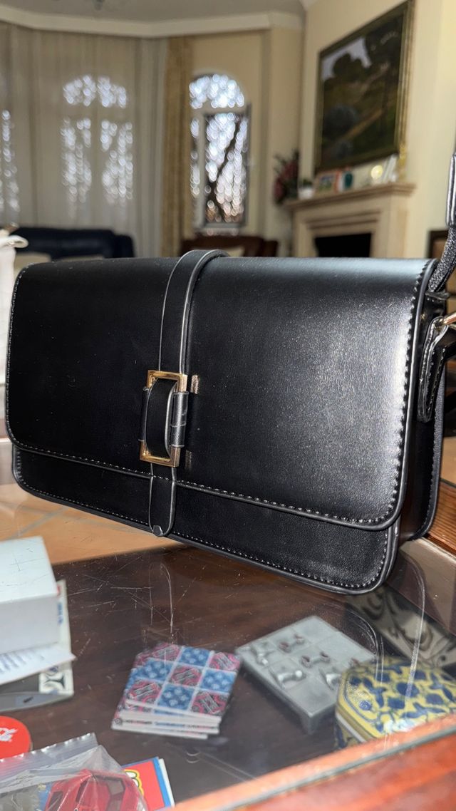 Bolso negro bandolera