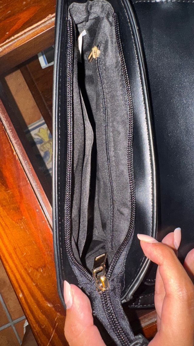 Bolso negro bandolera