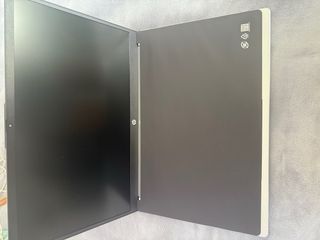 Portátil HP Laptop 15-fd0178ns.- Plata