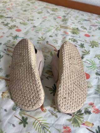 Zapato Feroz rosa palo talla 25