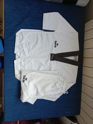 Traje Taekwondo Daedo blanco