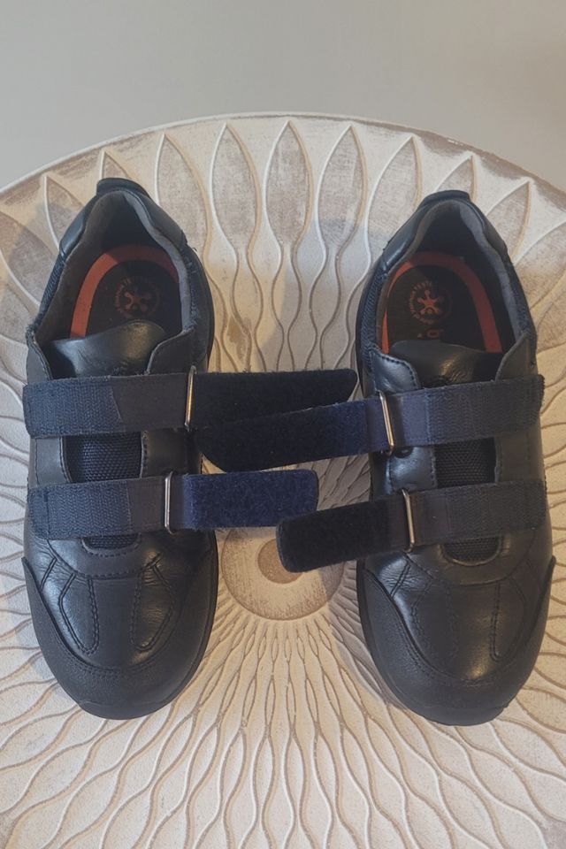 Zapatos Biomecanics colegiales