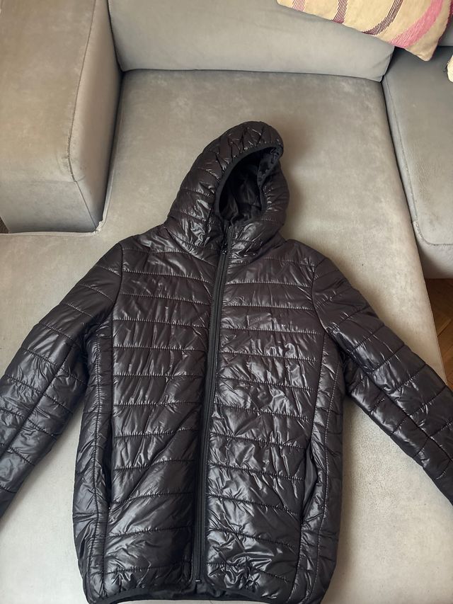 Abrigo acolchado negro