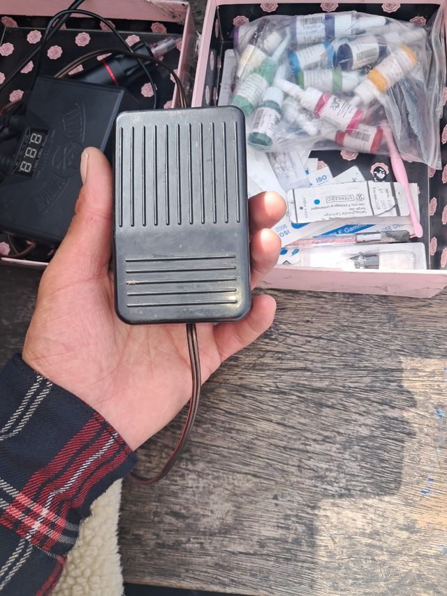 una macina de tatujes  marca (since2000)