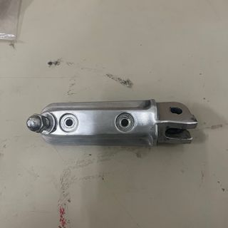 Reposapiés Izq Honda CB500F