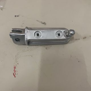 Reposapiés Izq Honda CB500F