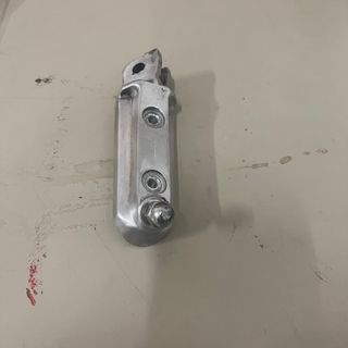 Reposapiés Izq Honda CB500F