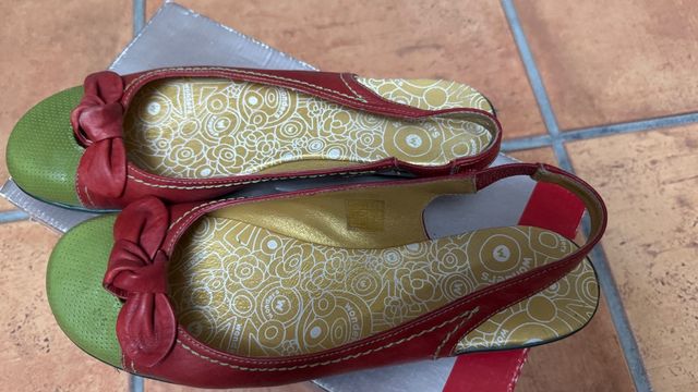 Zapatos Jo-Verde planos rojos y verdes