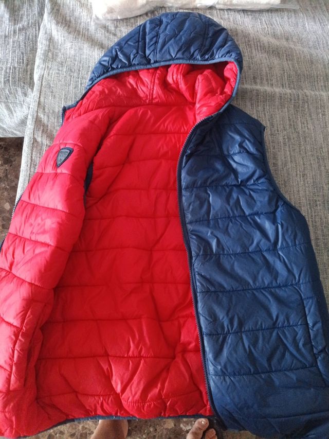 Chaleco reversible Nktvk azul-rojo