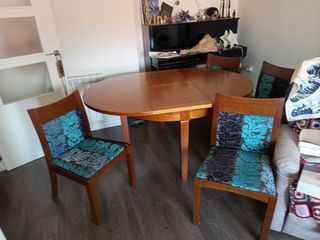 Mesa oval extensible + 4 sillas