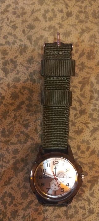 Reloj deportivo - Pulsera verde oliva