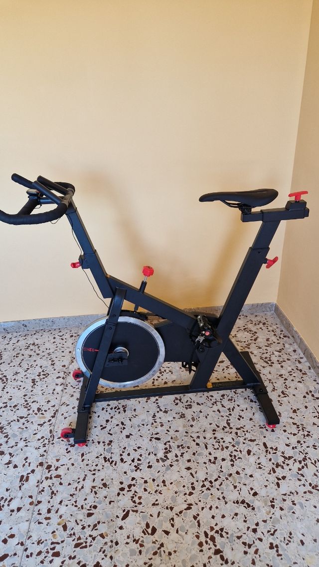 Bici estática Decathlon 12kg