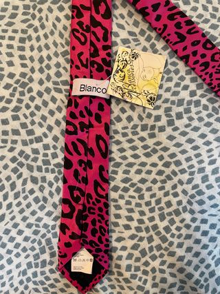 Corbata leopardo fucsia y negra