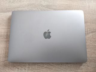 MACBOOK PRO 2020 i5/16GB RAM/512 SSD