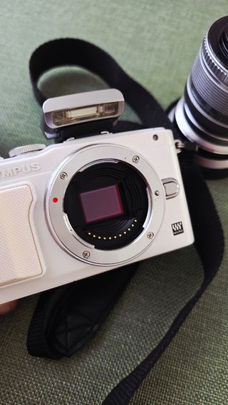 Olympus PEN Lite E-PL6 Blanca