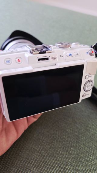 Olympus PEN Lite E-PL6 Blanca