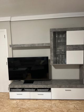 Mueble TV, balda flotante y vitrina 