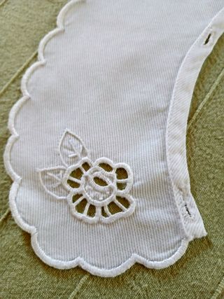 Colletto ricamato vintage