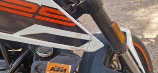 KTM DUKE 125