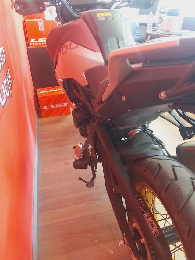 QJ Motor SRT 800 X - Moto