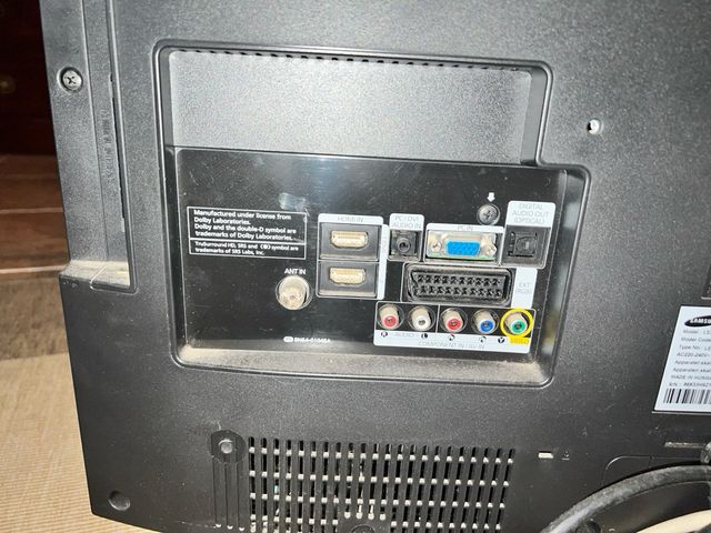 TV Samsung 26" negra