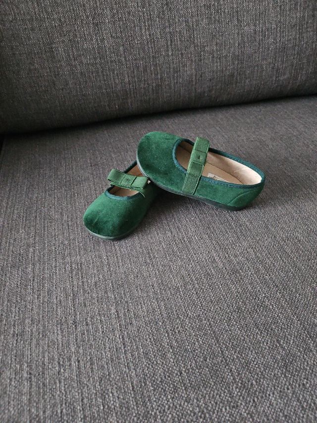 Zapatos niña terciopelo verde 23