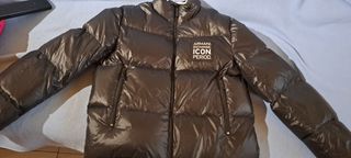 Chaqueta Armani Exchange marrón de plumas usada 3