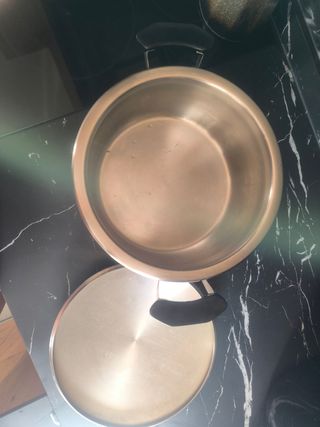 Olla acero inoxidable grande.
Para vitrocerámica.

