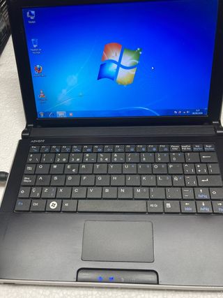 Computer portatile Advent 4213ES, nero