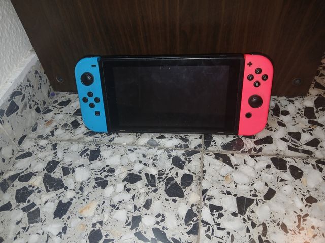 Nintendo Switch Azul & Rojo
