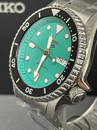 Reloj SEIKO 5 Sport “Azul Tiffany” SRPK33K1