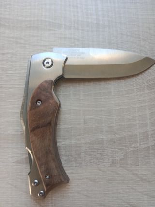 Cuchillo plegable madera inox
