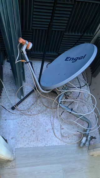 Antena parabólica Engel