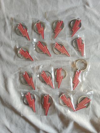 15 Llaveros Rayo Rojo