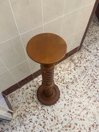 Pedestal madera tallada