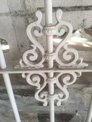 Reja ventana blanca